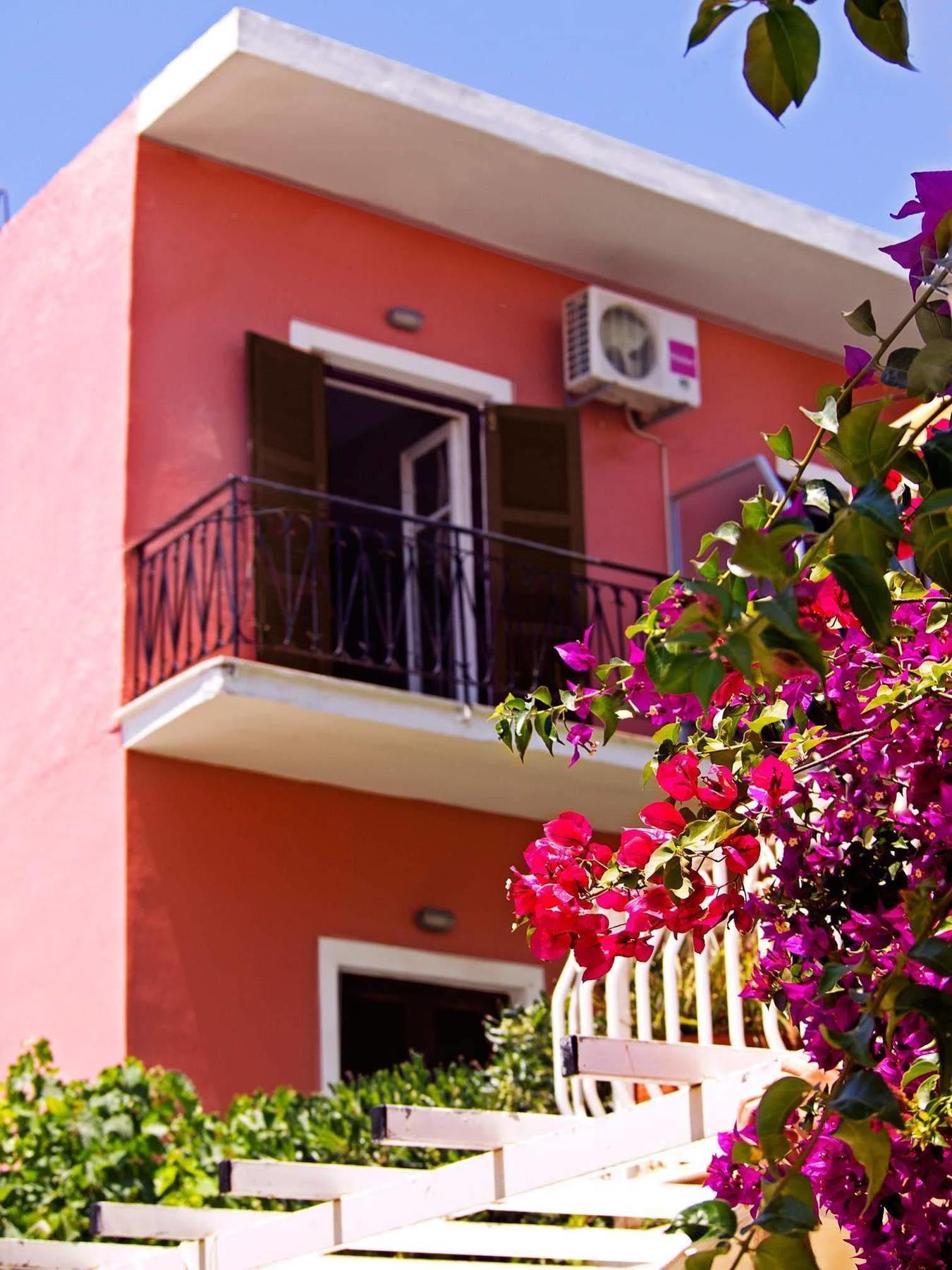 Pansion Roulis Hotel Moraitika Exterior foto